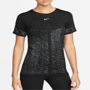 NWT Nike Dri-FIT ADV Short Sleeve Training T-Shirt in Black Slim Fit Running Top